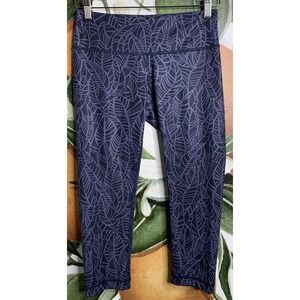 Lululemon Women's Size 6  Purple Leaf Print Cropped Low Rise Athletic Leggings